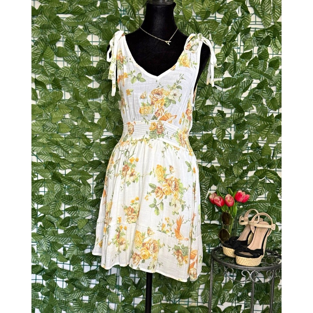 Blu Pepper Women’s M White Floral V-Neck Strappy Tie Smocked Fit & Flare Dress